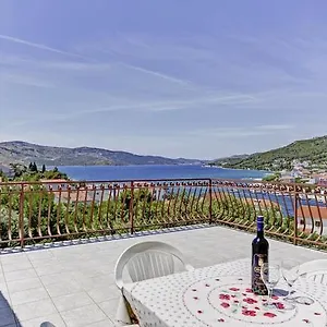 Nino , Seget Vranjica Chorwacja